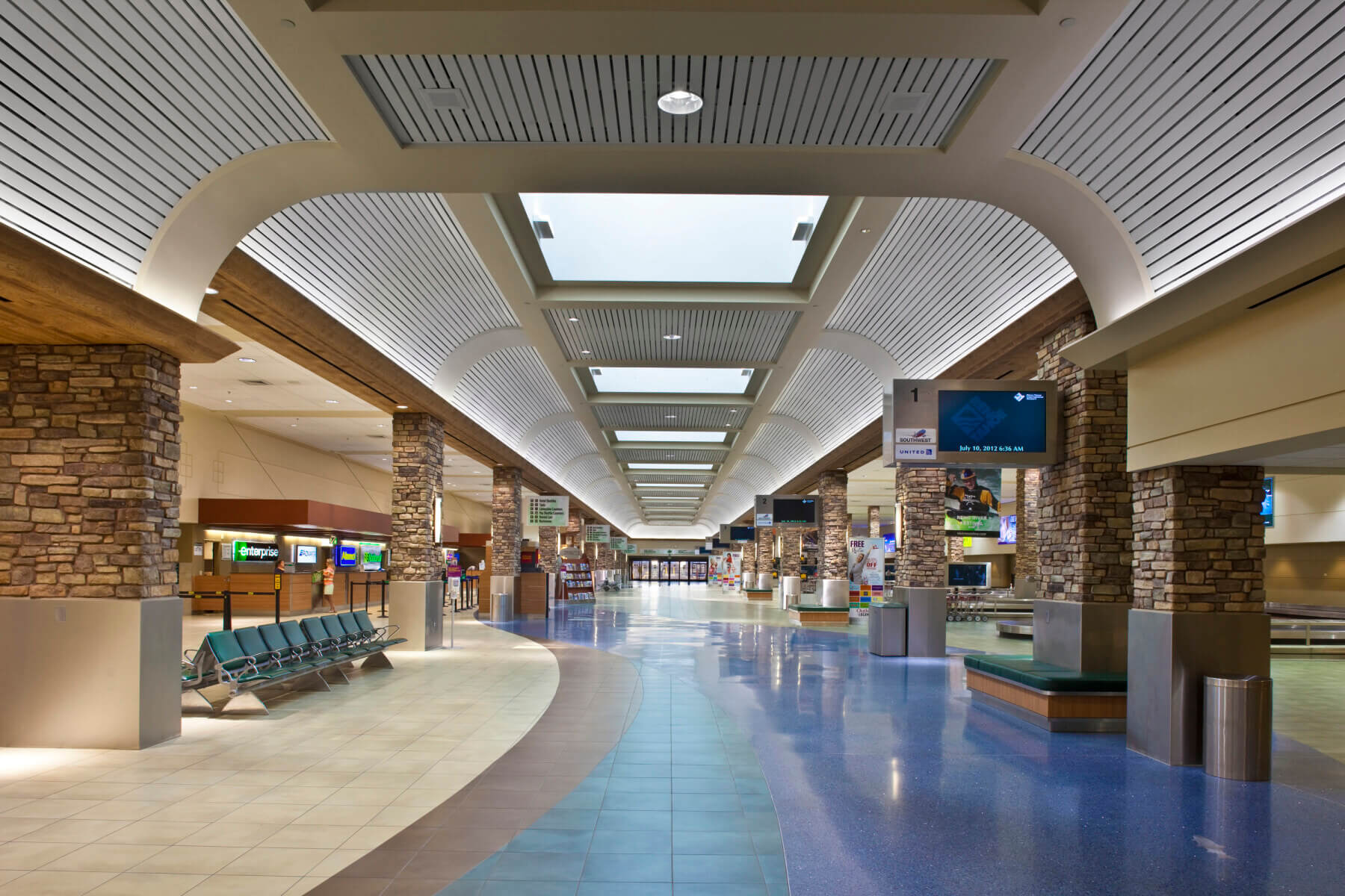 : the concourse inside Reno Tahoe International Airport