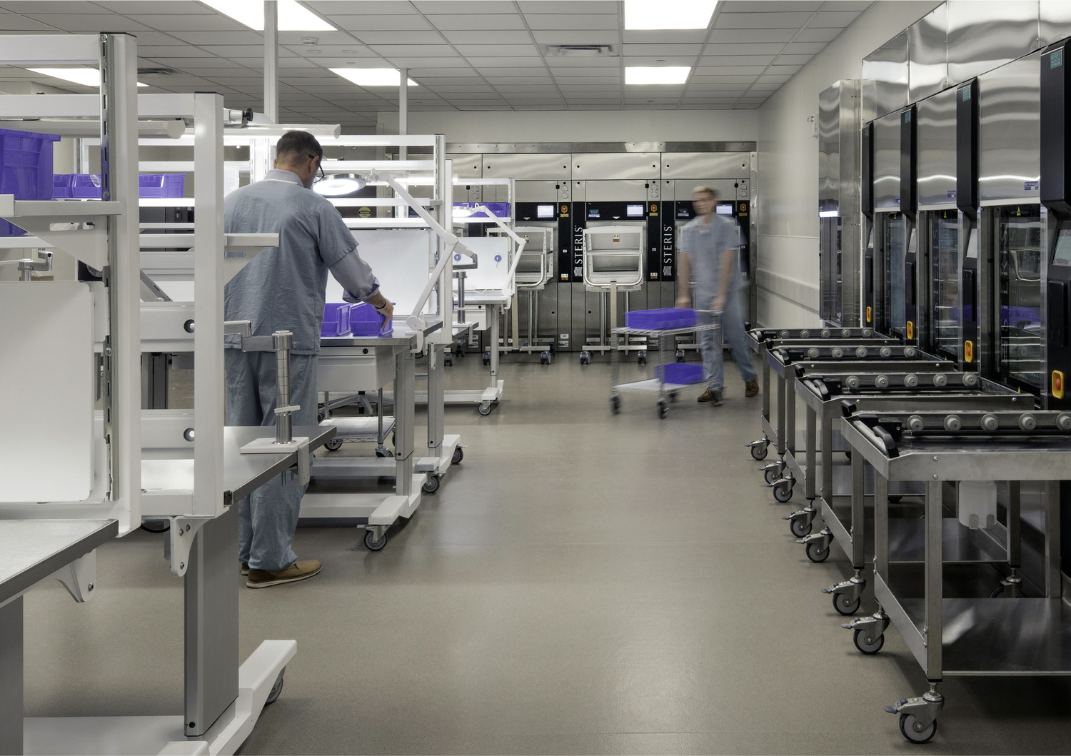 medical staff in a sterile processing area of a hosptial