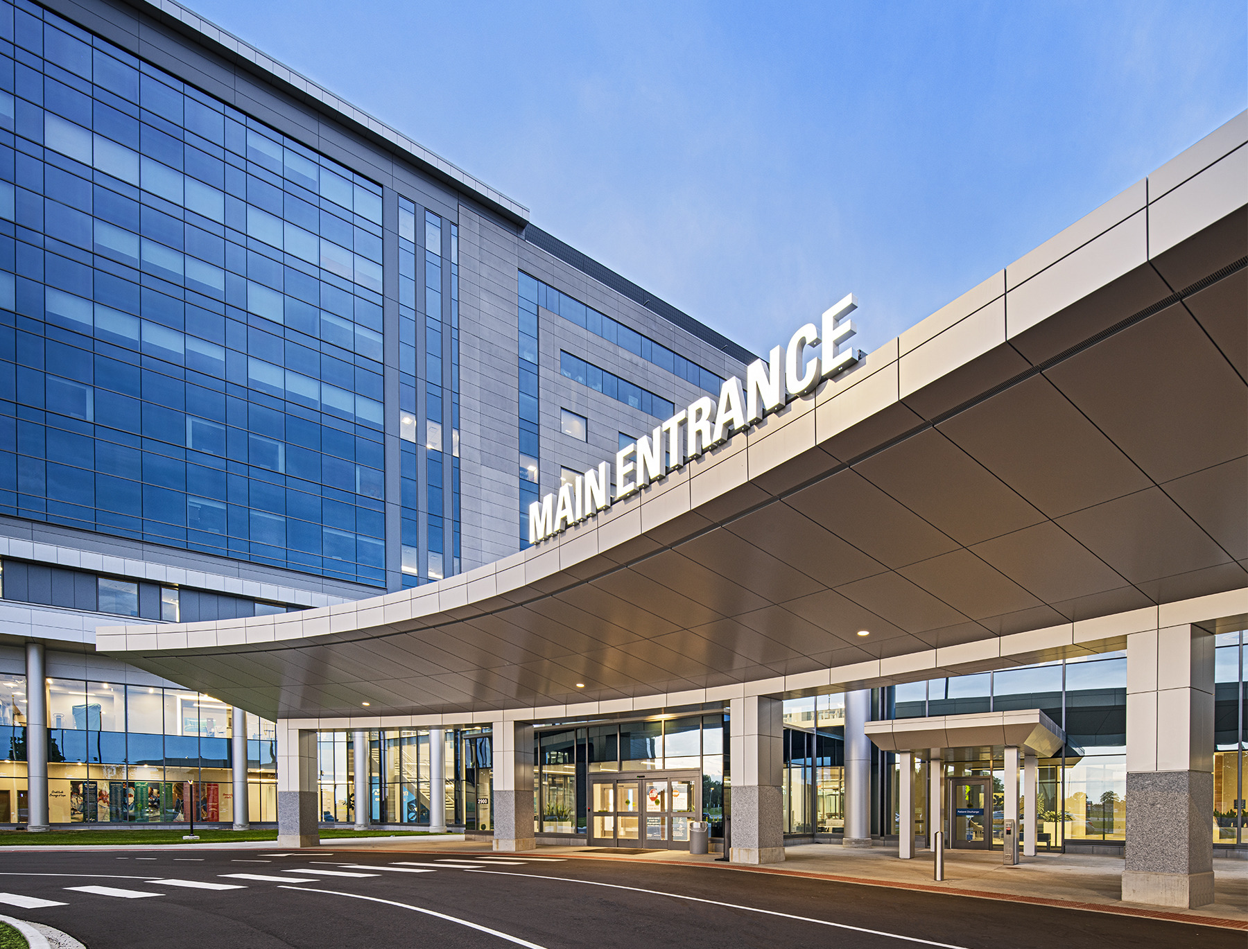 Canopy covering main entrance to a hospital