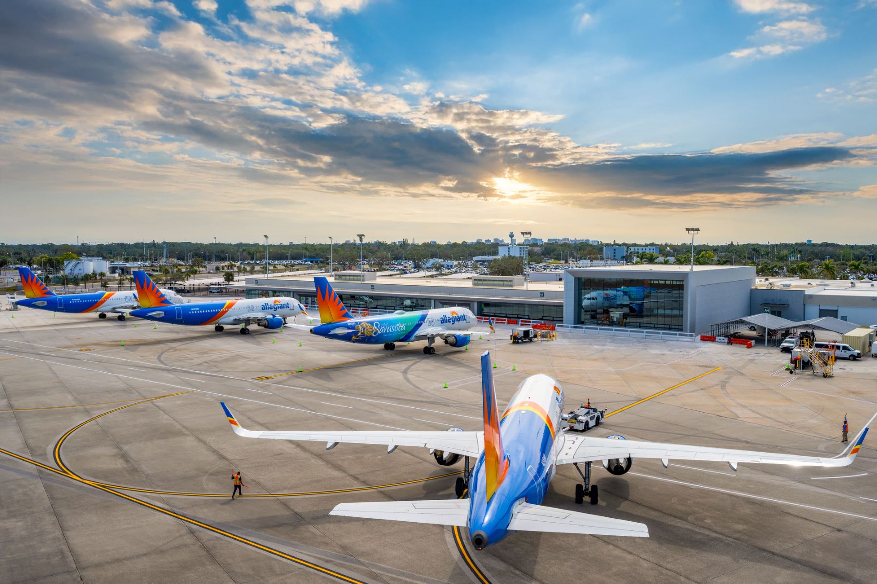 airlpanes parked outside the concourse at sarasota bradenton international airport